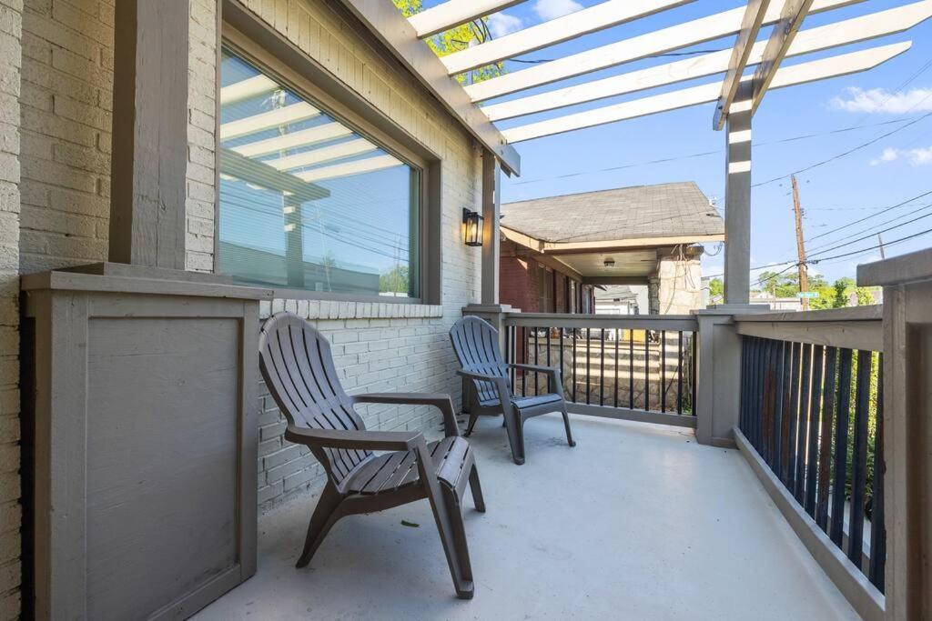 Designer Home: King Beds, Luxe Bath+Free Parking! Atlanta Exterior photo